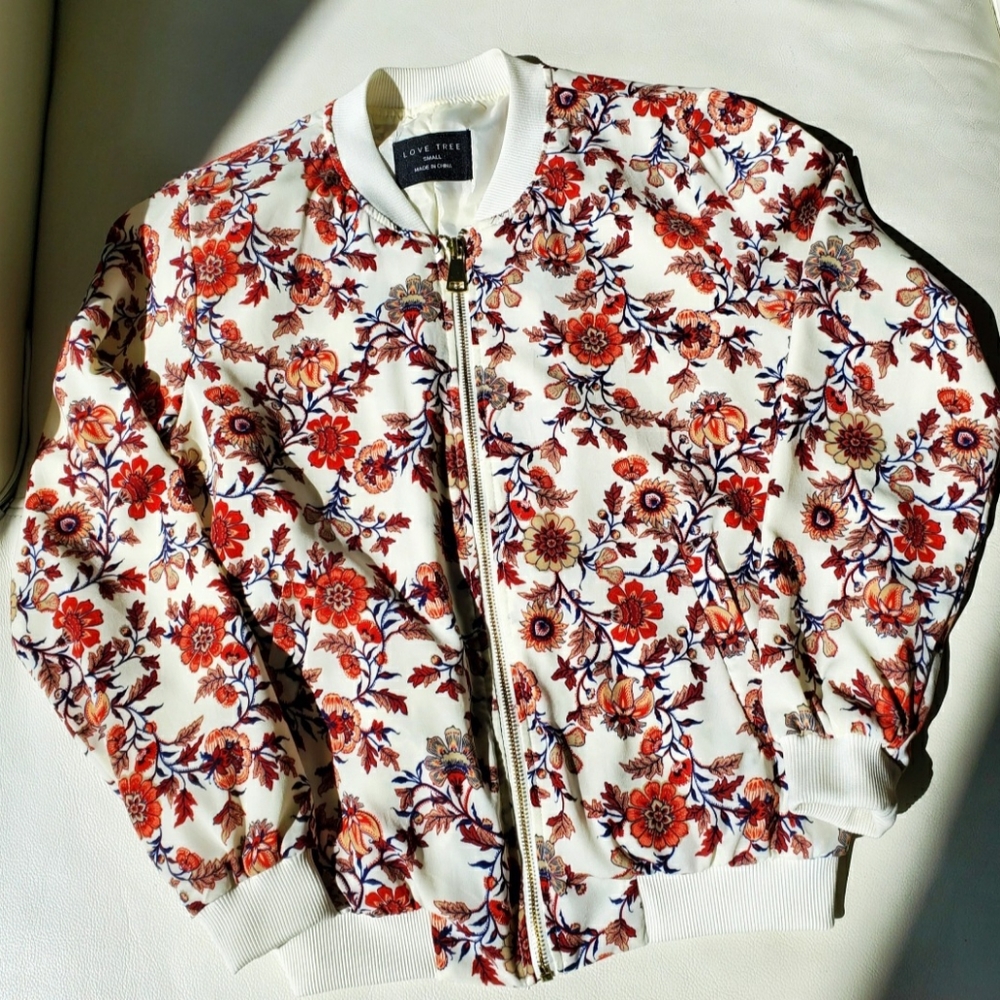 2/30$ Love tree flower print vest w/ golden zipper